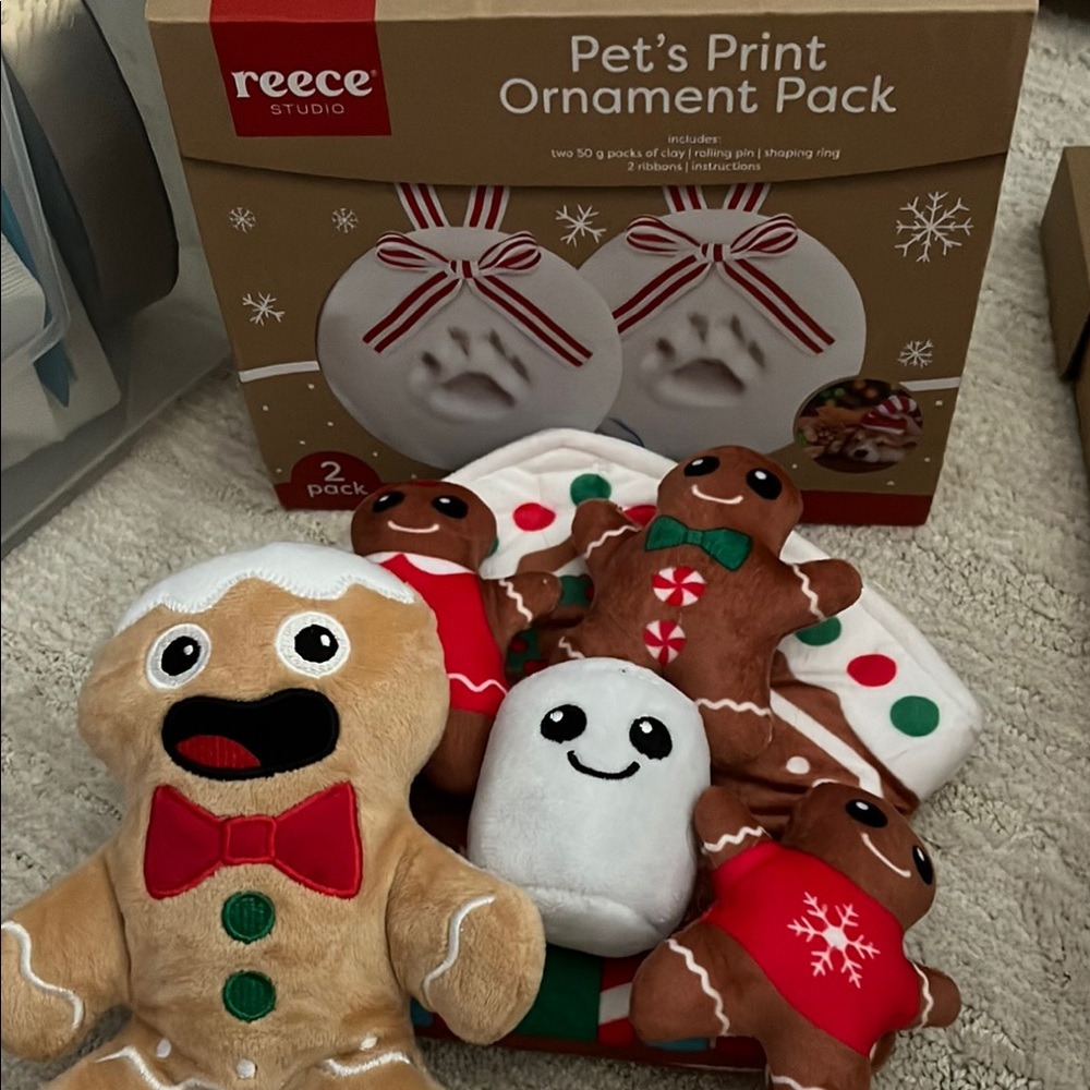 Reece Studio Pet's Print Ornament Pack with Holiday Plush Toys